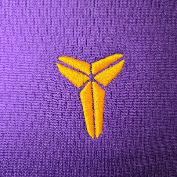 Nike Kobe Bryant Mamba Kids' Therma-Fit Purple Yellow Hoodie HJ1028-547 Size XL - Picture 4 of 14